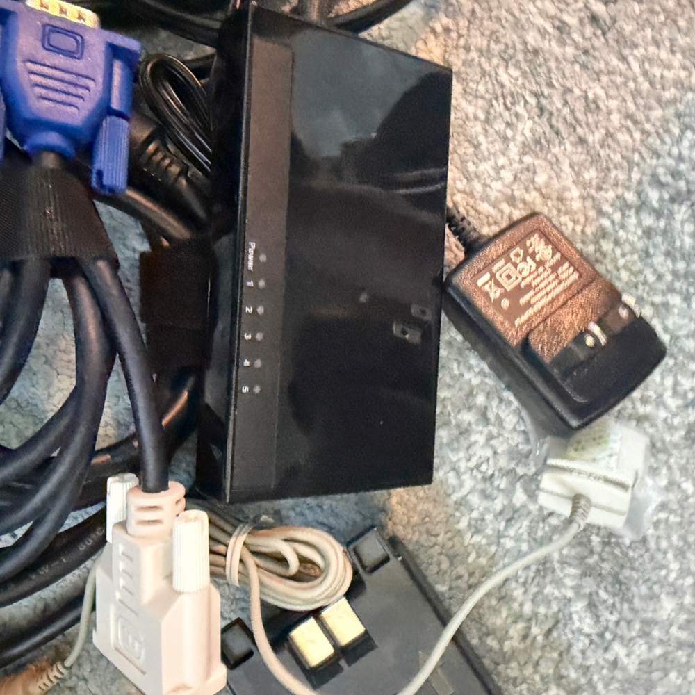 Assorted Electronic Cables Bundle - Picture 11 of 13